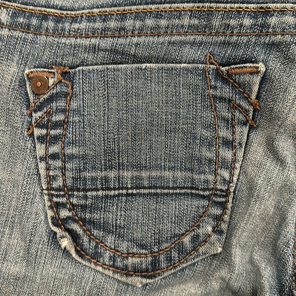 TRUE RELIGION ✨ Medium Wash Skinny Jeans Distressed Knees Size 28 - Picture 5 of 7